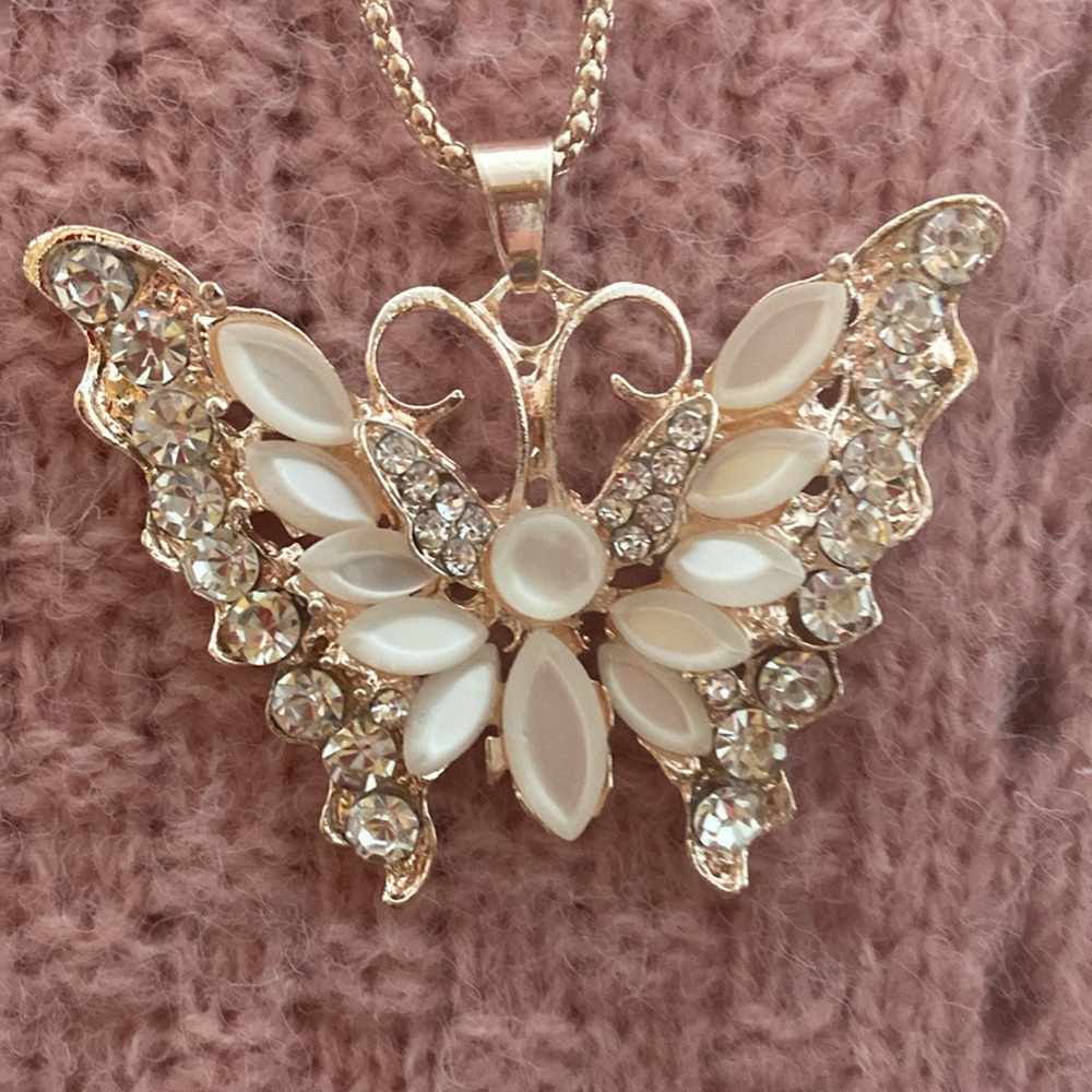 OPALESCENT & RHINESTONE BUTTERFLY PENDANT HIGH END by BETTY J 14” CHAIN NWT
